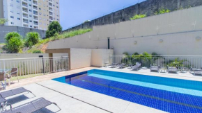 Apto moderno com churrasqueira e piscina no centro